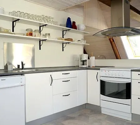 بيت للعطل Four-bedroom Holiday In 1